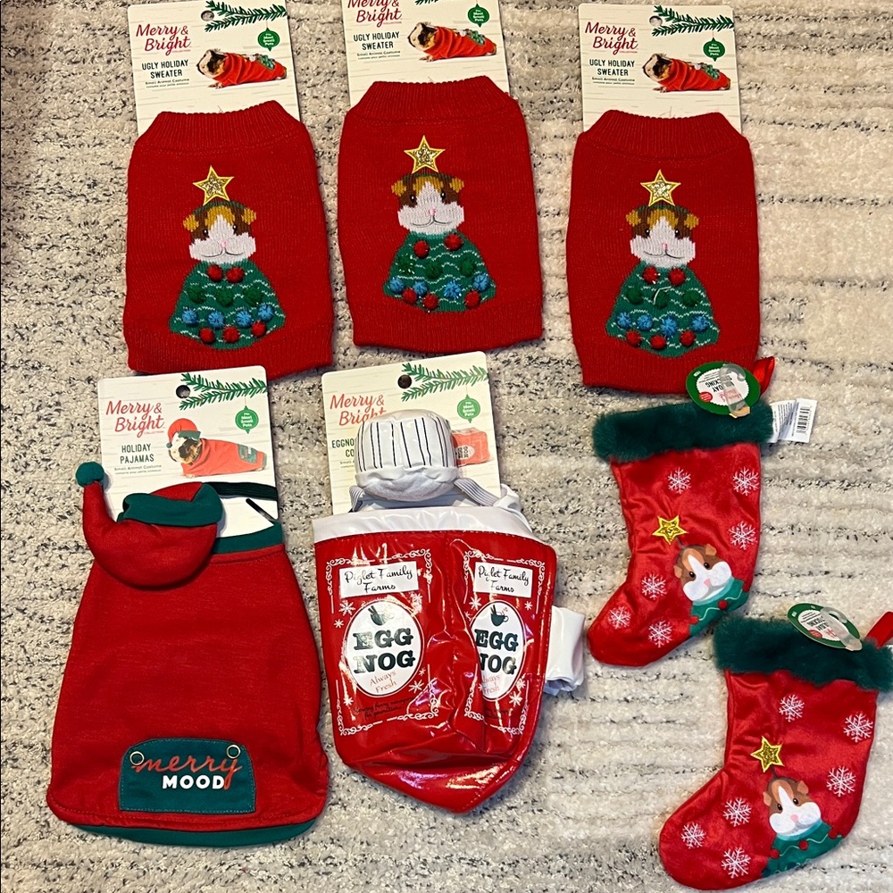 Bundle of small animal/ guinea pig items Christmas themed